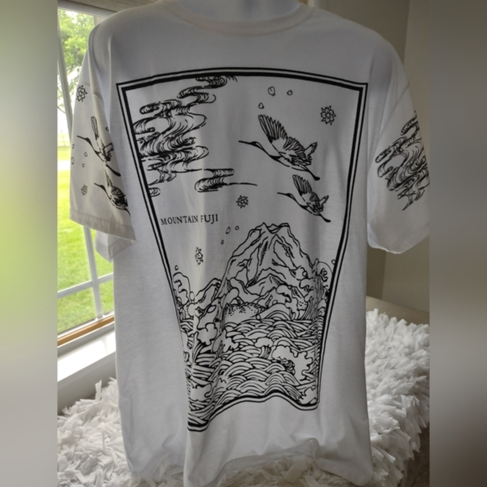 MOUNTAIN FUJI Printed Tee 2X NWT, no pricing